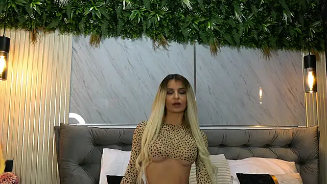 MiaCharm online show from January 6, 2026, 10:23 pm