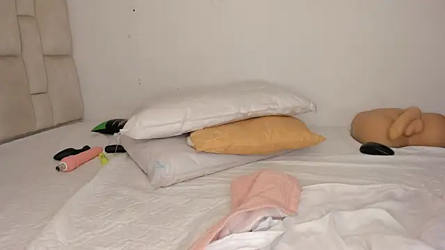 emily lean  online show from July 2, 2026, 3:23 am