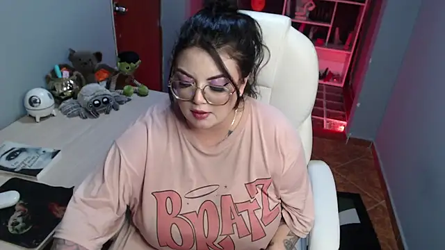 Snapshot of juliette_rd chatting on December 11, 2024, 10:03 am juliette rd online show from December 11, 2024, 10:03 am