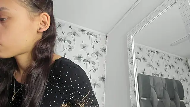 Ehotloveaxxx online show from January 9, 2025, 4:49 pm