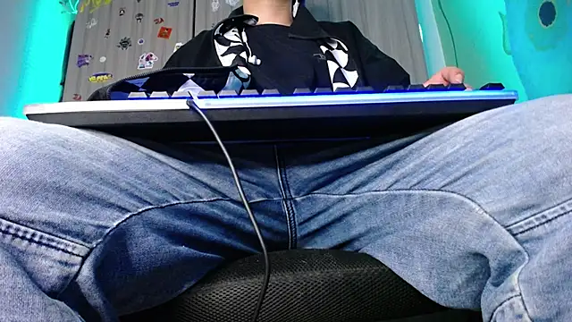 zacwatson  online show from December 4, 2024, 6:55 am