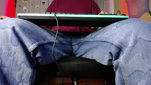 zacwatson  online show from December 10, 2024, 5:39 am