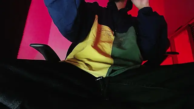 zacwatson  online show from November 10, 2025, 2:10 am