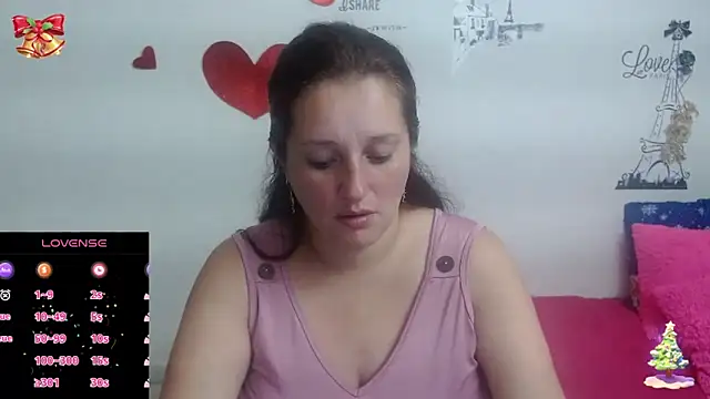 Snapshot of CristialJones_ chatting on December 14, 2024, 1:27 pm CristialJones online show from December 14, 2024, 1:27 pm