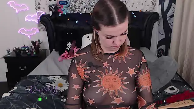 Snapshot of DaisieMaeXO chatting on October 7, 2025, 10:07 pm DaisieMaeXO online show from October 7, 2025, 10:07 pm