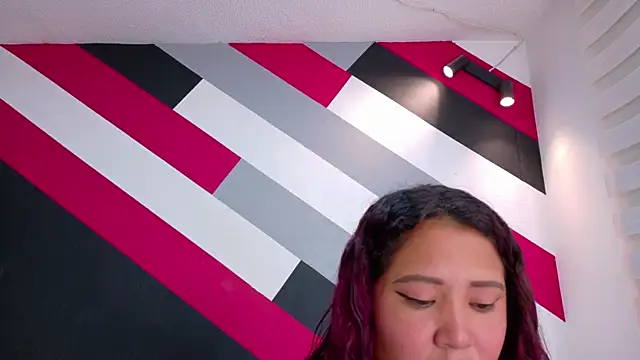 I am yours- online show from November 24, 2025, 11:54 am