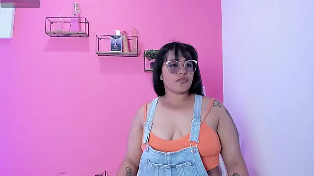 Snapshot of Tita_dirty chatting on January 30, 2025, 2:15 pm Tita dirty online show from January 30, 2025, 2:15 pm