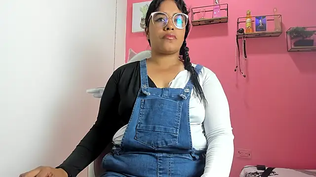 Snapshot of Tita_dirty chatting on February 13, 2025, 2:01 am Tita dirty online show from February 13, 2025, 2:01 am