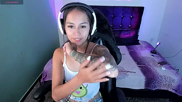 thamaral1 online show from January 11, 2025, 2:36 pm