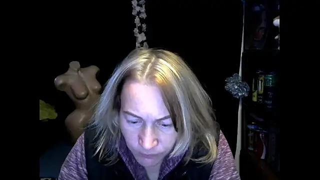 Snapshot of wLESLYMOSw chatting on October 16, 2025, 8:15 am wLESLYMOSw online show from October 16, 2025, 8:15 am