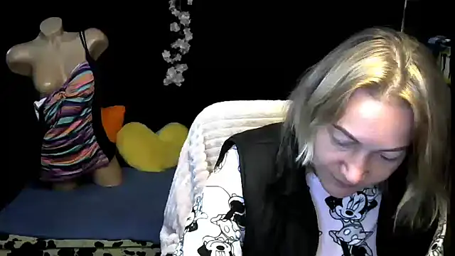 Snapshot of wLESLYMOSw chatting on November 3, 2025, 7:20 am wLESLYMOSw online show from November 3, 2025, 7:20 am