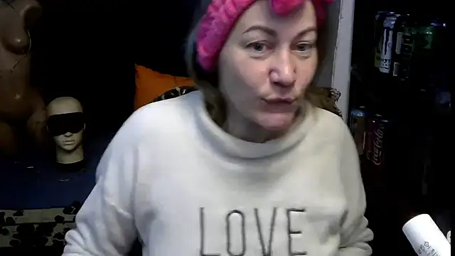 wLESLYMOSw online show from December 22, 2025, 8:11 am