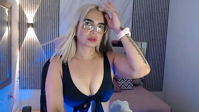 Snapshot of ashley__tylor chatting on July 18, 2026, 6:45 pm ashley tylor online show from July 18, 2026, 6:45 pm