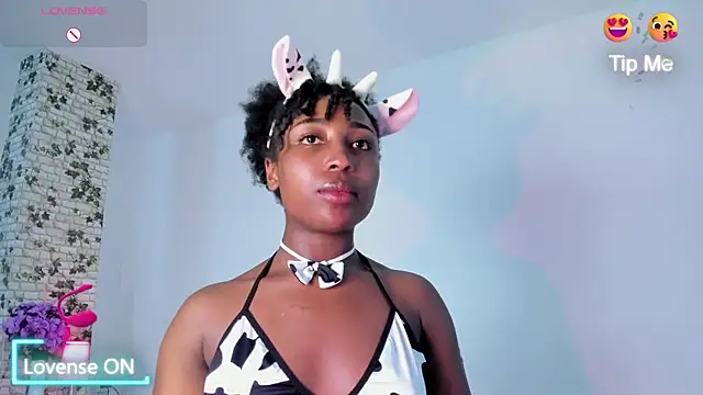 EmmaSanzz  online show from January 19, 2025, 5:39 pm