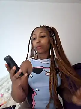 EmmaSanzz  online show from November 26, 2025, 9:10 am