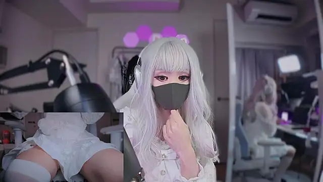 Snapshot of maku_00 chatting on February 8, 2025, 1:22 pm maku 00 online show from February 8, 2025, 1:22 pm