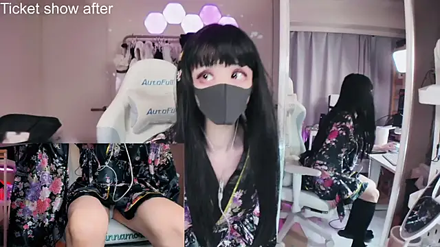 Snapshot of maku_00 chatting on March 22, 2025, 2:36 pm maku 00 online show from March 22, 2025, 2:36 pm