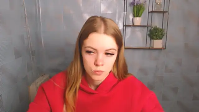 Snapshot of AliceFlirtt_ chatting on December 14, 2024, 8:13 am AliceFlirtt online show from December 14, 2024, 8:13 am