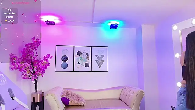 Kaori ayu online show from November 22, 2025, 12:37 pm