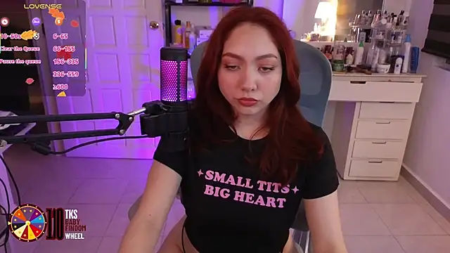 LilyVelvett online show from November 11, 2025, 3:06 am