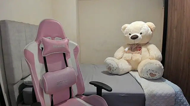 julieth hot69 online show from April 4, 2026, 5:06 am