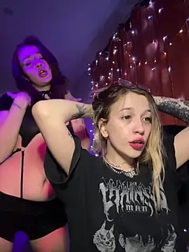 Snapshot of Dooubletroublee chatting on January 25, 2025, 4:23 am Dooubletroublee online show from January 25, 2025, 4:23 am