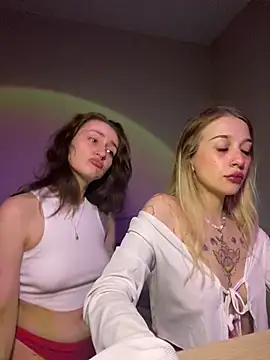 Snapshot of Dooubletroublee chatting on March 5, 2025, 12:49 am Dooubletroublee online show from March 5, 2025, 12:49 am