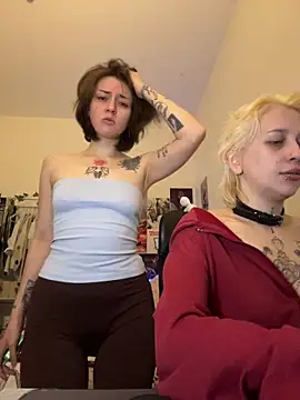 Dooubletroublee online show from May 3, 2026, 10:27 pm