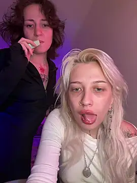 Dooubletroublee online show from May 30, 2026, 3:25 am