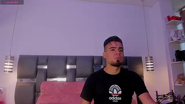 PittAndLunaa online show from February 19, 2026, 12:23 pm