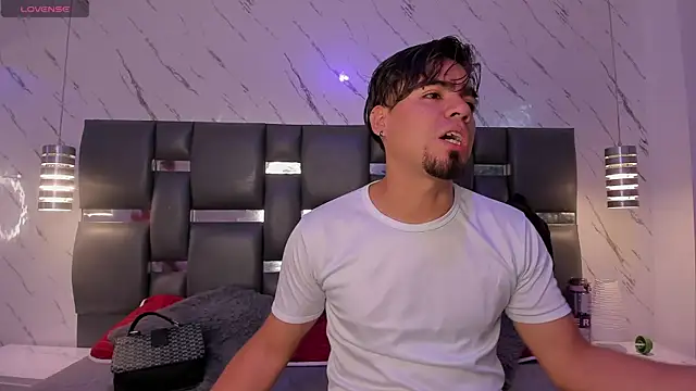 PittAndLunaa online show from March 28, 2026, 12:27 pm