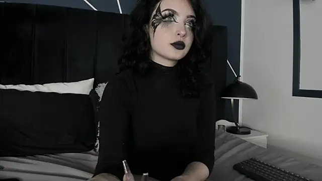 Adeelinee online show from December 5, 2024, 11:40 pm