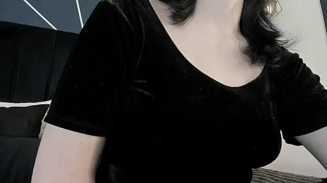 Adeelinee online show from December 23, 2024, 7:41 pm