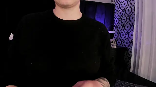 Adeelinee online show from December 3, 2025, 7:56 pm