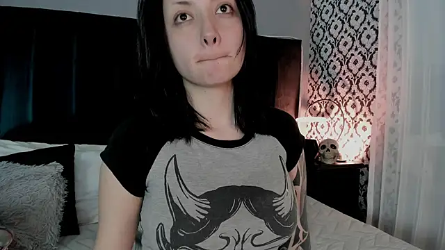 Snapshot of Adeelinee chatting on May 25, 2026, 7:53 pm Adeelinee online show from May 25, 2026, 7:53 pm