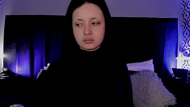 Snapshot of Adeelinee chatting on May 29, 2026, 8:18 pm Adeelinee online show from May 29, 2026, 8:18 pm
