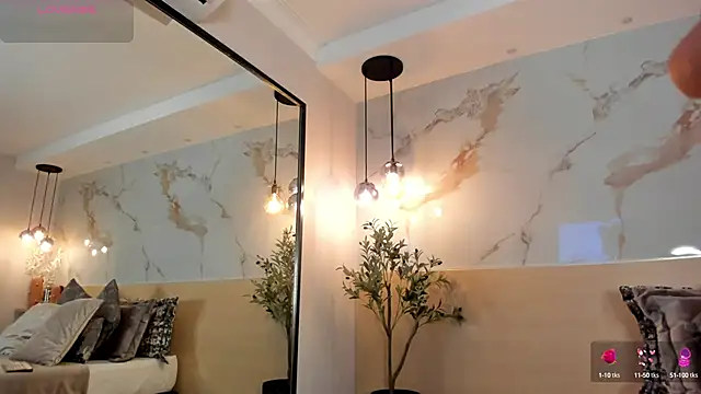 LeaThompson online show from October 7, 2025, 11:35 pm