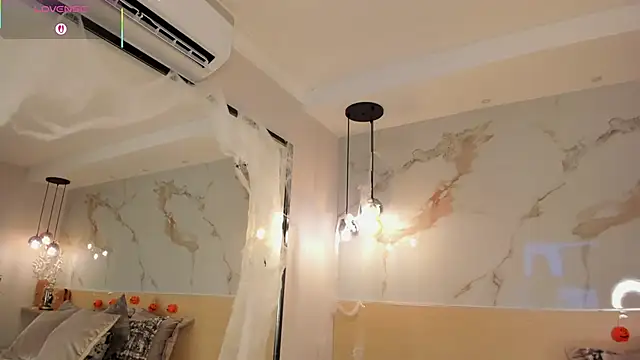 LeaThompson online show from October 21, 2025, 11:27 pm