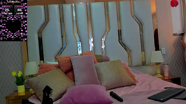 Victoriarouss- online show from February 15, 2026, 10:28 pm