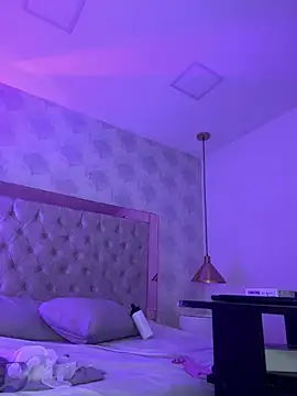 hanna lee02 online show from February 5, 2025, 12:38 pm