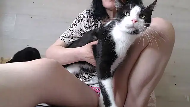 CRISTIINA37 online show from April 12, 2026, 11:59 am