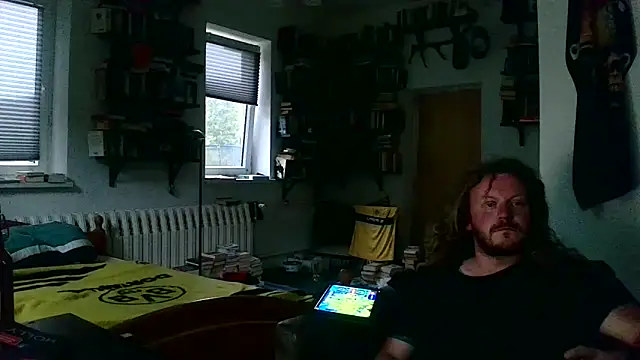 sunr1sa online show from October 8, 2025, 4:04 pm