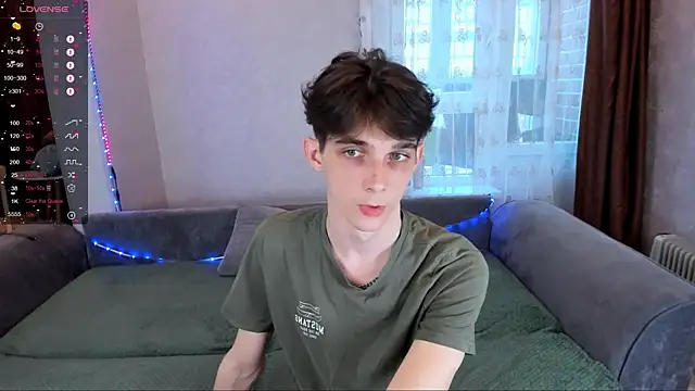 Aaron Boom online show from April 26, 2026, 1:09 pm