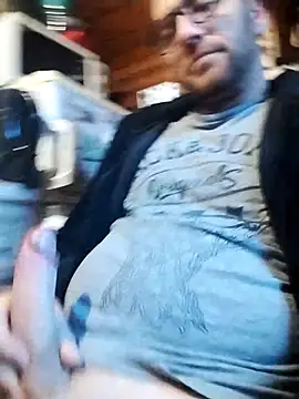 tomee83 online show from October 19, 2025, 5:41 am