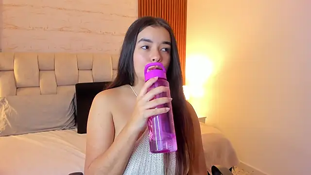 SophiaWylde online show from February 5, 2025, 9:46 am