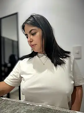 sukhakunis1 online show from November 26, 2025, 12:33 am