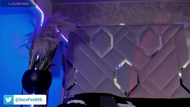 Sara Foxx1 online show from November 13, 2025, 7:35 pm