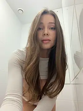 nicole111 online show from February 7, 2026, 6:22 pm