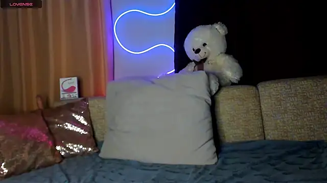 Leila purr18 online show from January 26, 2025, 1:20 am