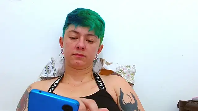 tomboyblue online show from February 5, 2026, 3:27 pm